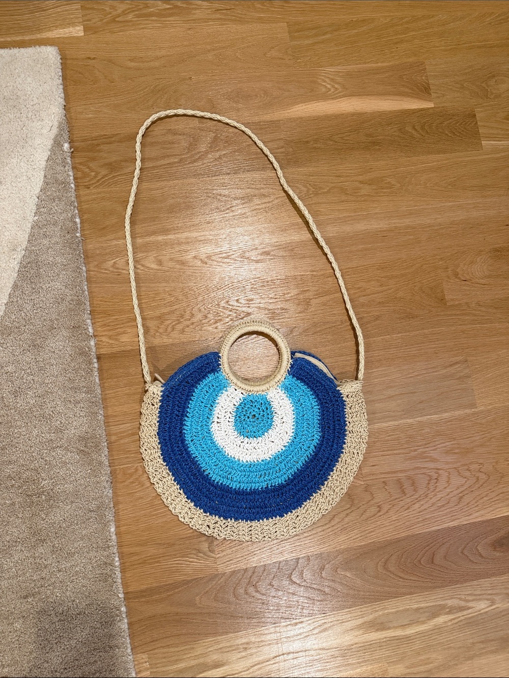 Handwoven Blue Circle Straw Shoulder Bag - Natural & Blue